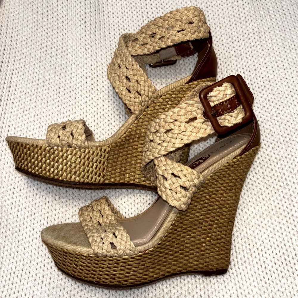 Rue 21 wedges